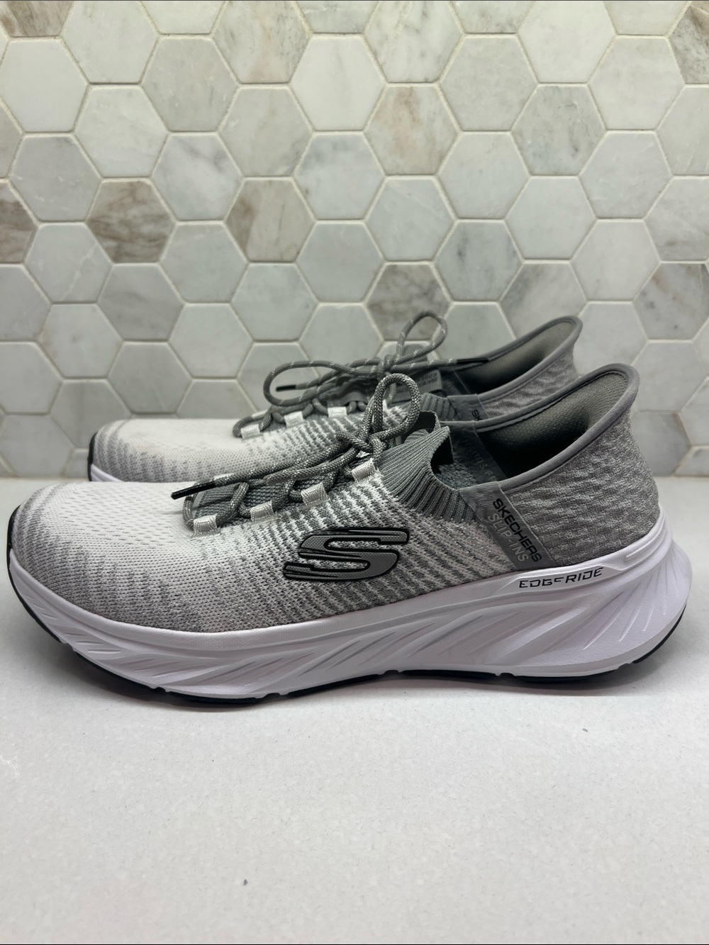 Sketcher’s Men's Slip-ins®: Relaxed Fit® Edgeride Raygo Sneakers - Picture 4 of 9